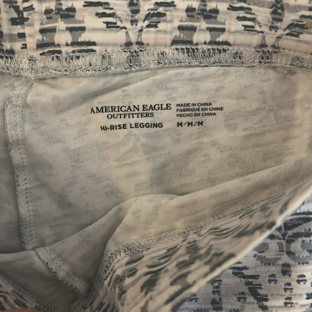 High Rise American Eagle Legging - Picture 2 of 2